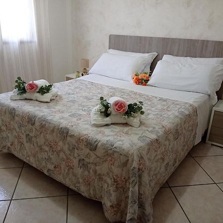 Depandance Con Piscina In Uso In Esclusivo In B&B SantʼAntonio Abate Екстериор снимка