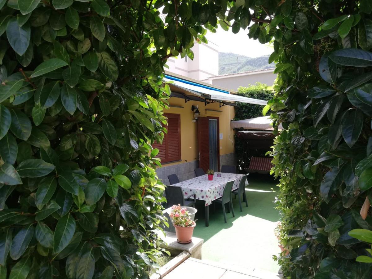 Depandance Con Piscina In Uso In Esclusivo In B&B SantʼAntonio Abate Екстериор снимка