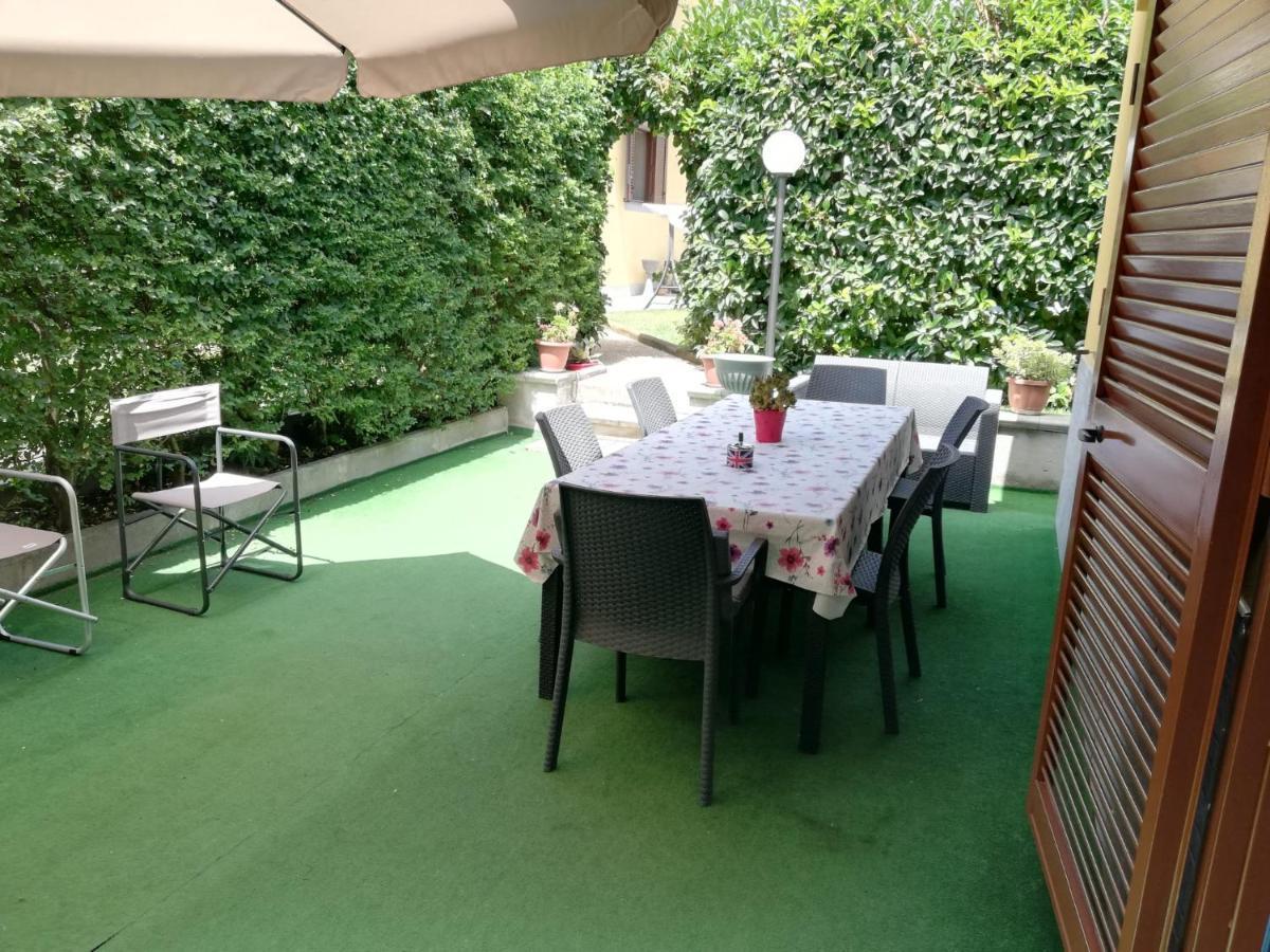Depandance Con Piscina In Uso In Esclusivo In B&B SantʼAntonio Abate Екстериор снимка