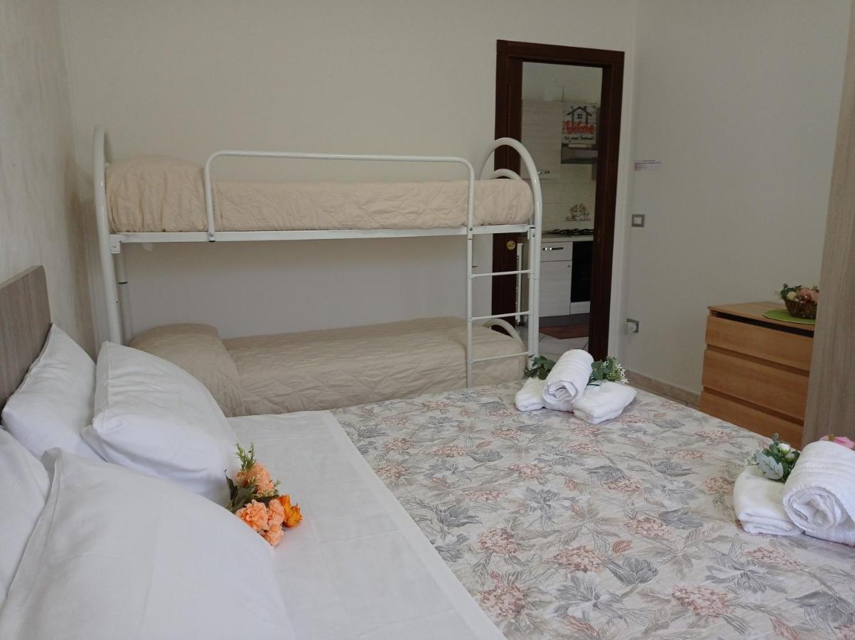 Depandance Con Piscina In Uso In Esclusivo In B&B SantʼAntonio Abate Екстериор снимка
